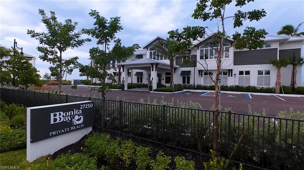 RIVERWALK - Residential