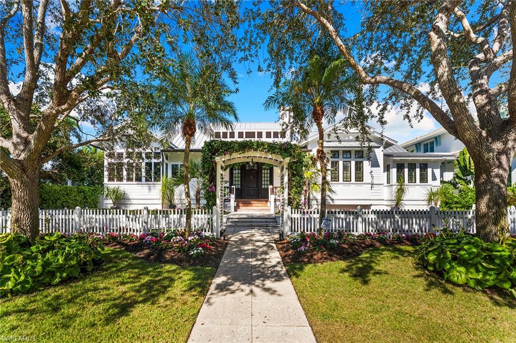 OLDE NAPLES - Residential
