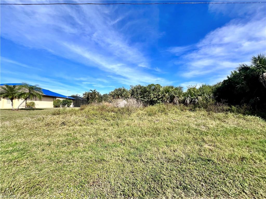 Located in a developing neighborhood, this residential lot features easy access to main roads, utilities nearby, and proximity to local amenities
