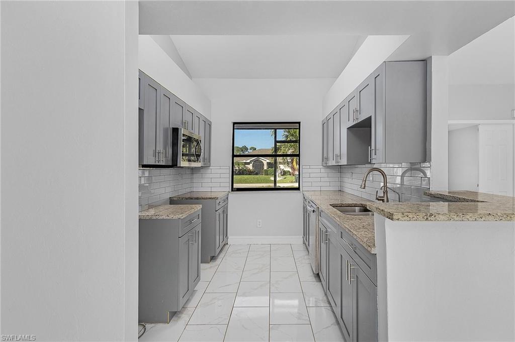 SAN CARLOS PARK - Residential