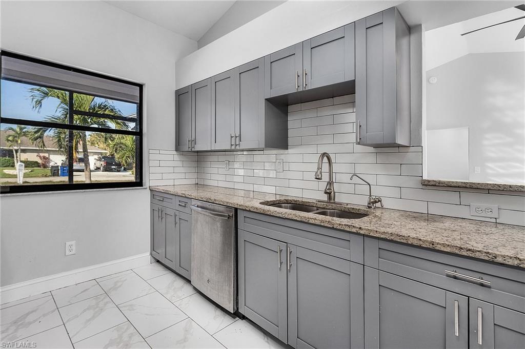 SAN CARLOS PARK - Residential