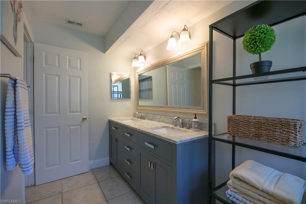 NAPLES PARK - Residential