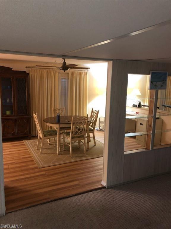 HOLIDAY MANOR - Residential