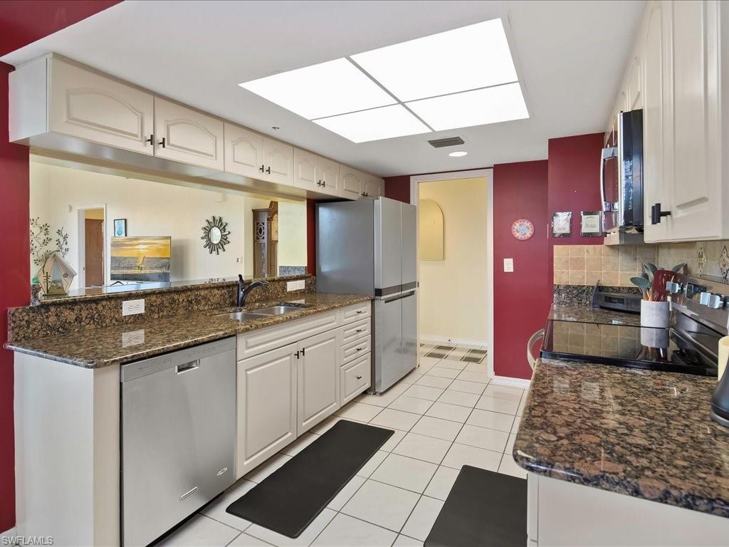 ST NICOLE - Residential Lease