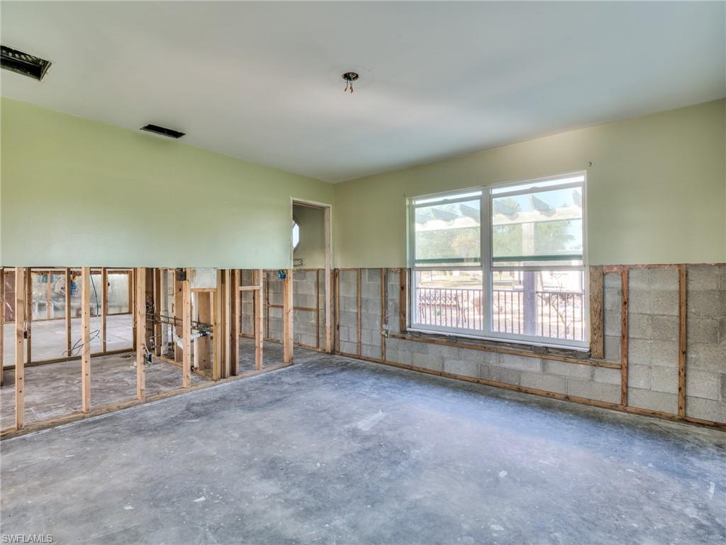 ESTERO RIVER HEIGHTS - Residential