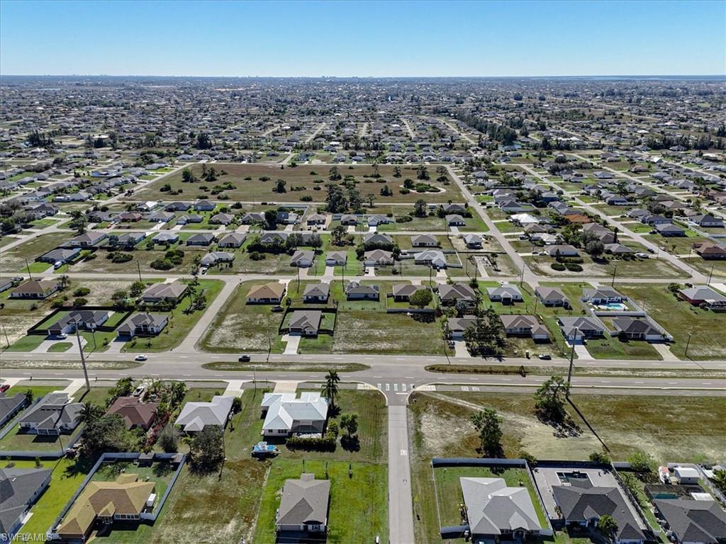 CAPE CORAL - Land