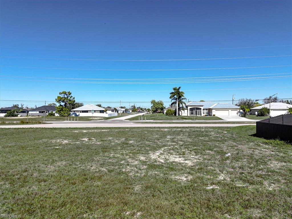 CAPE CORAL - Land
