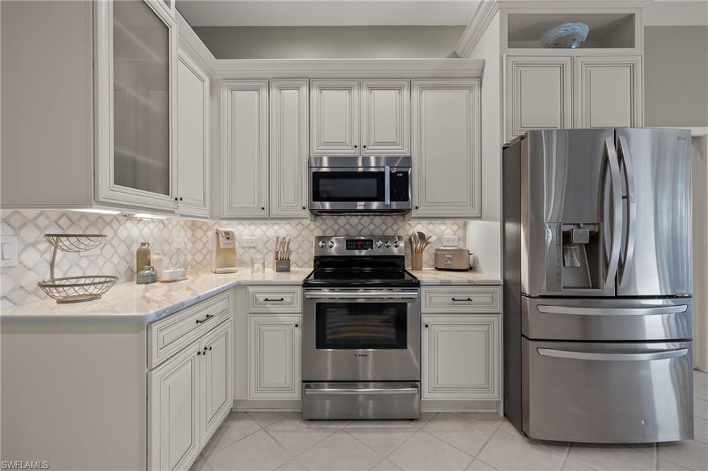 LEXINGTON COUNTRY CLUB - Residential Lease