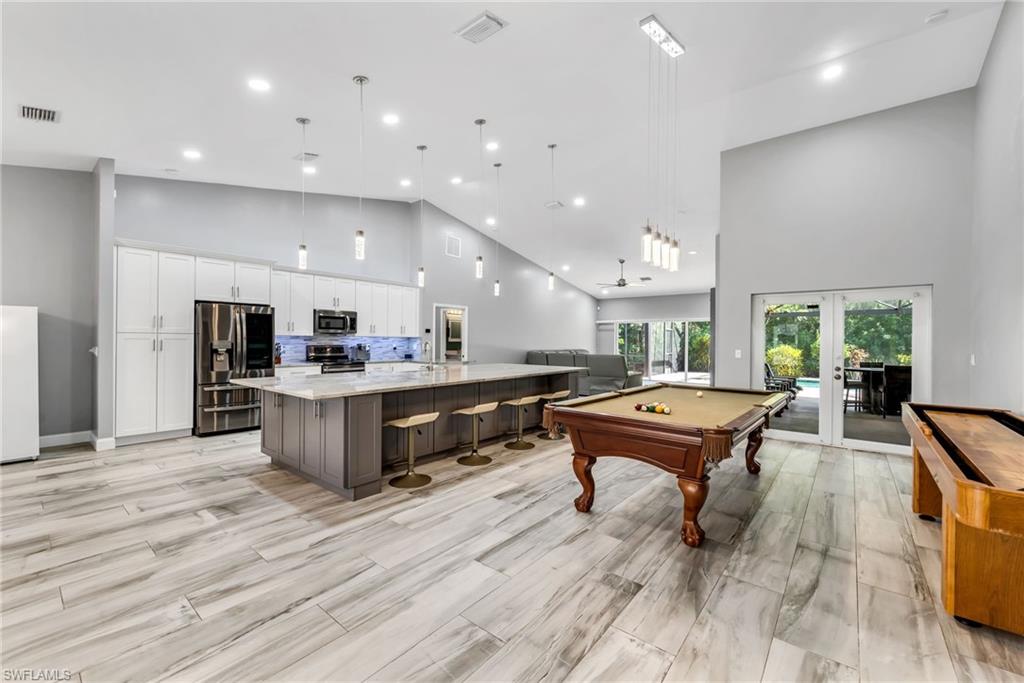 SAN CARLOS ESTATES - Residential