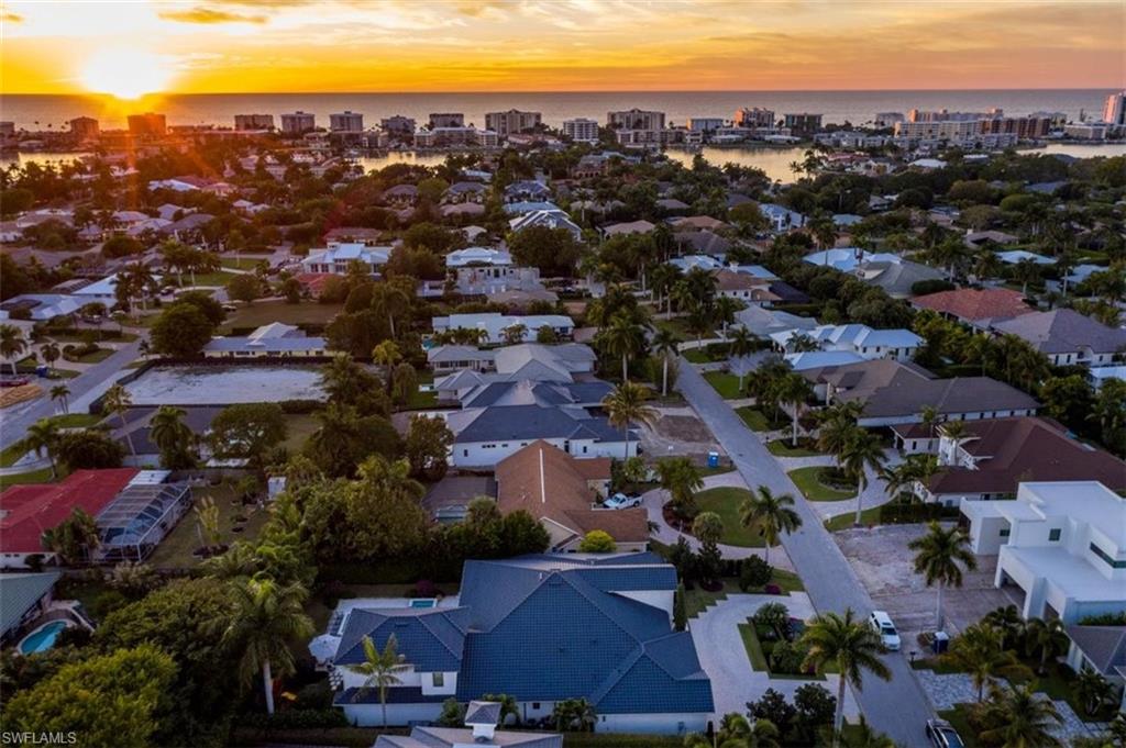MOORINGS - Residential
