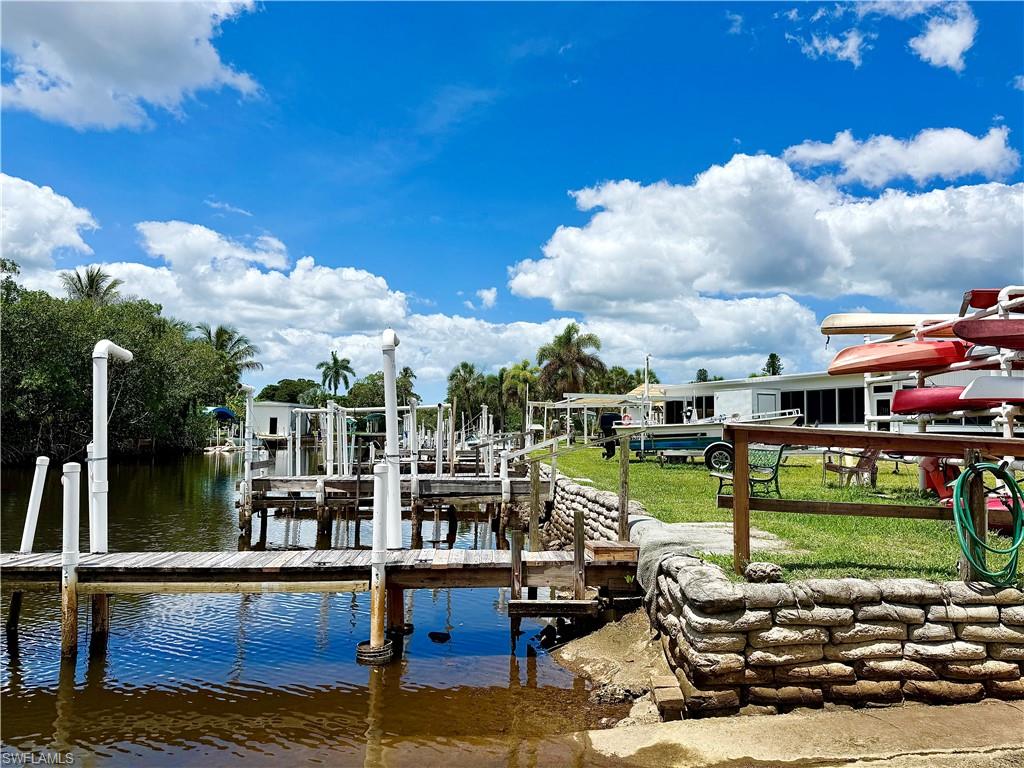 HOLIDAY MANOR - Residential