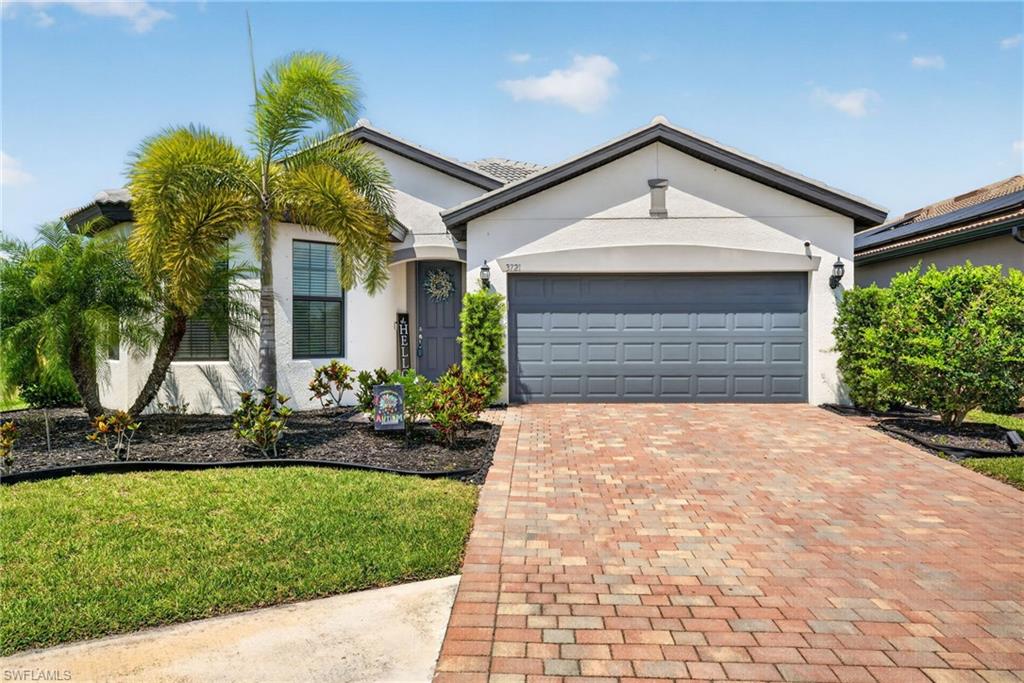 HAMPTON LAKES - Residential