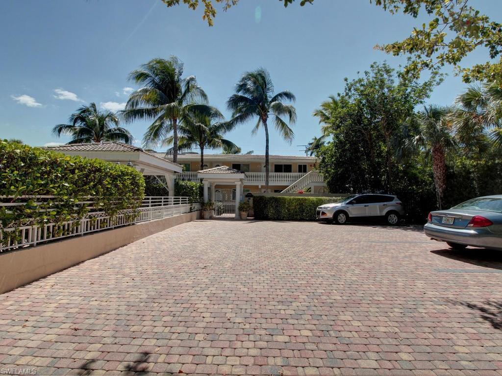 CASTLETON GARDENS - Residential