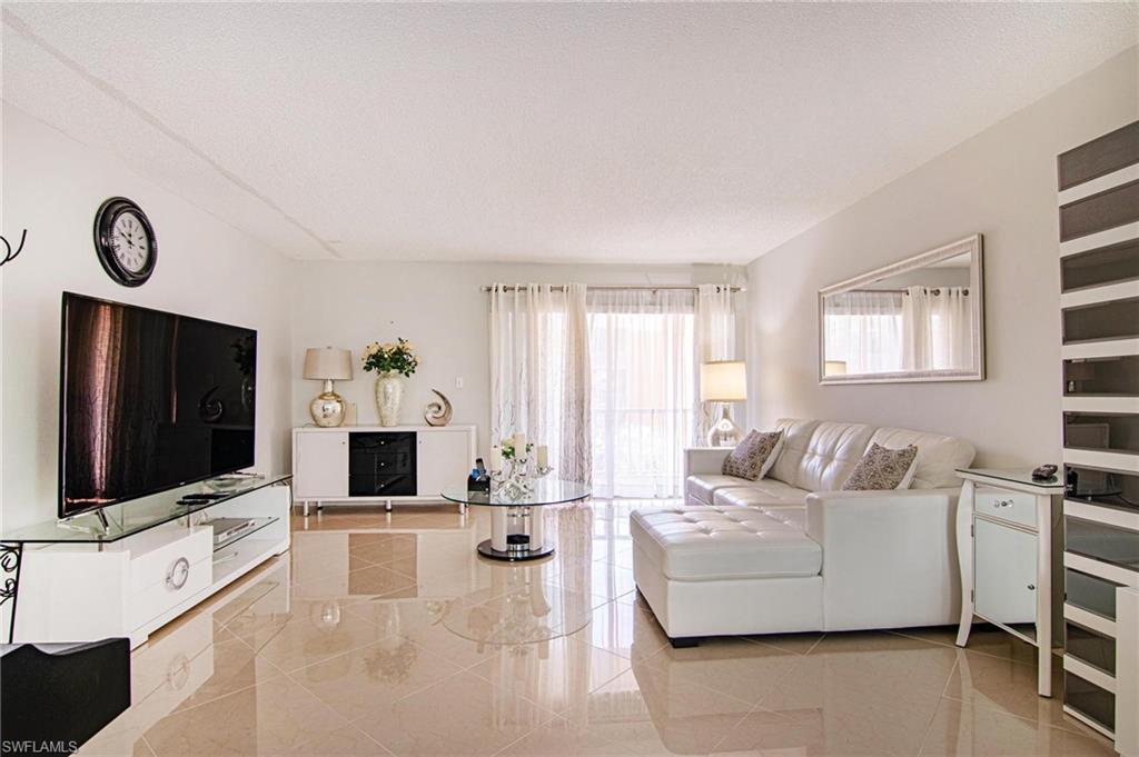 TOWERS CONDO - Residential