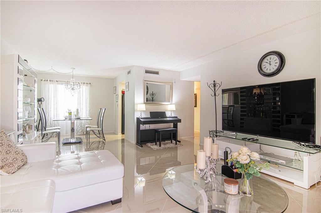 TOWERS CONDO - Residential