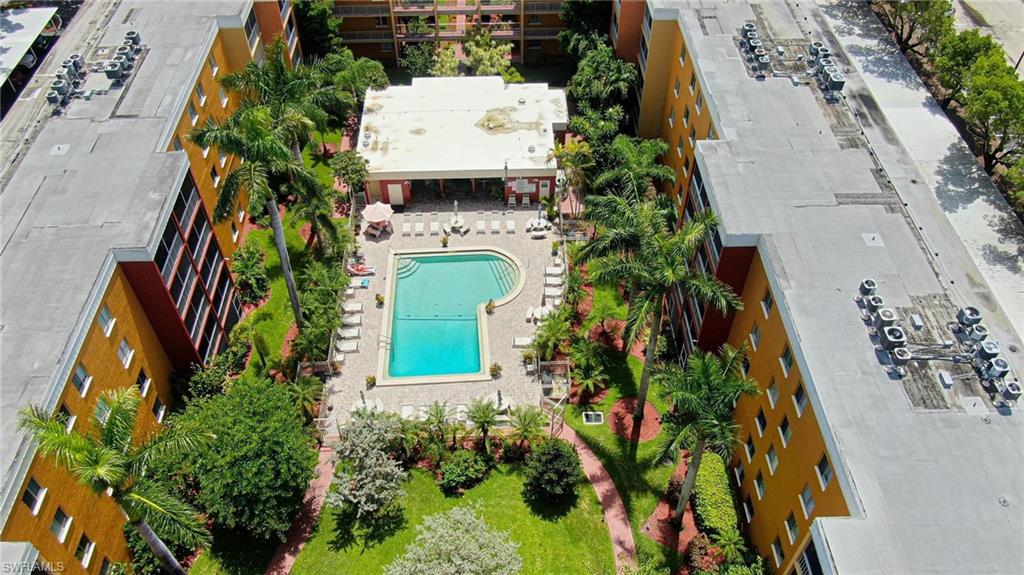 TOWERS CONDO - Residential