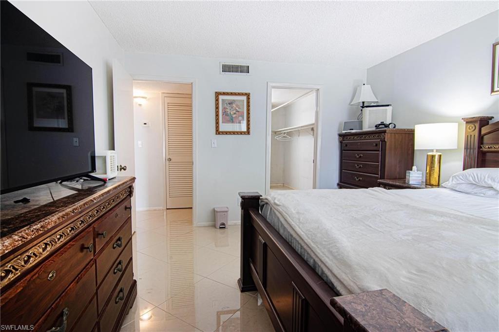TOWERS CONDO - Residential