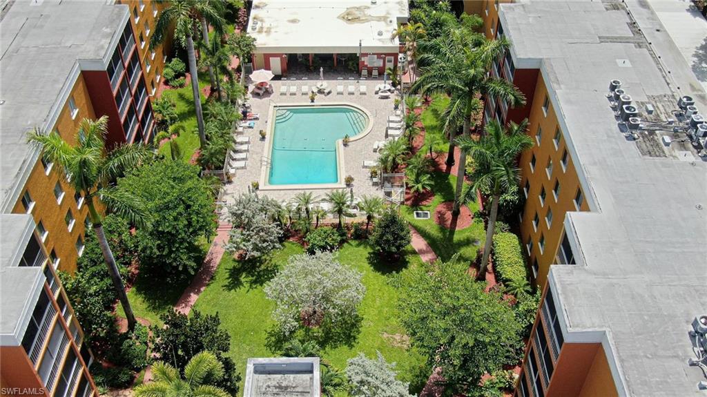 TOWERS CONDO - Residential