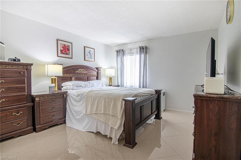 TOWERS CONDO - Residential