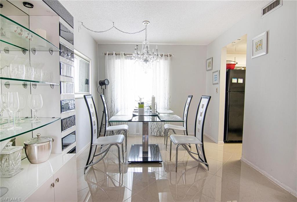 TOWERS CONDO - Residential