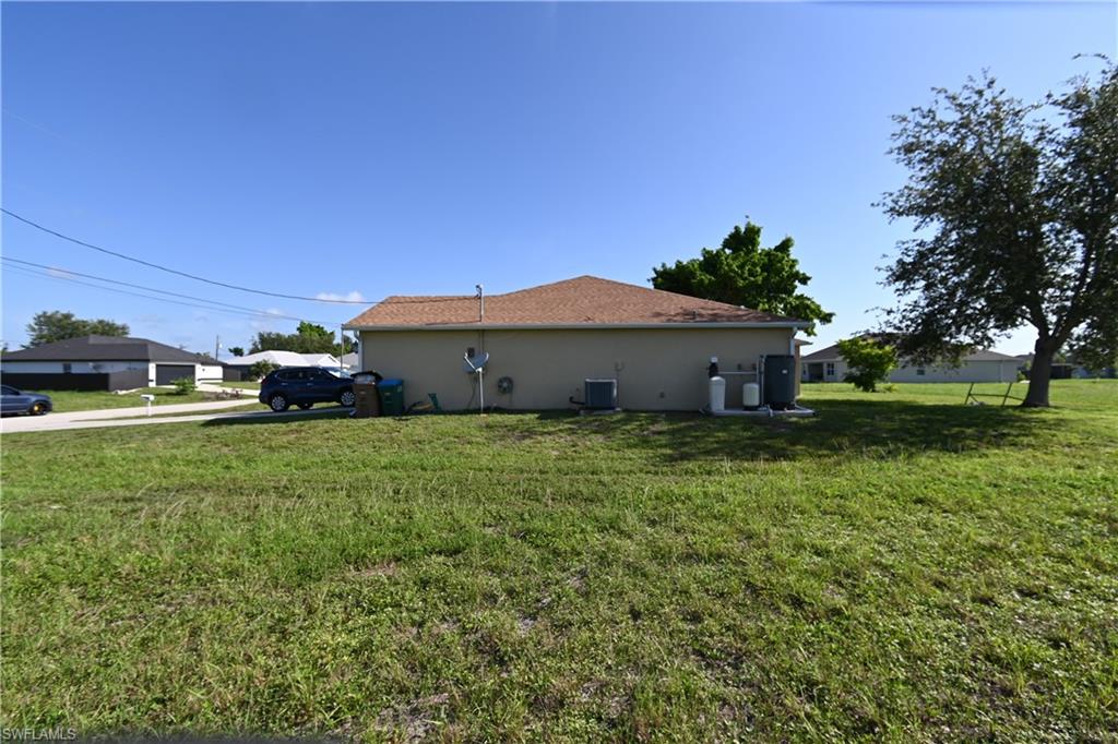 CAPE CORAL - Land