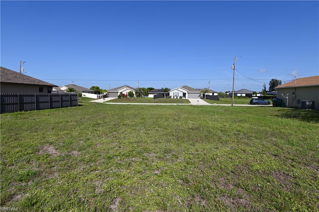 CAPE CORAL - Land