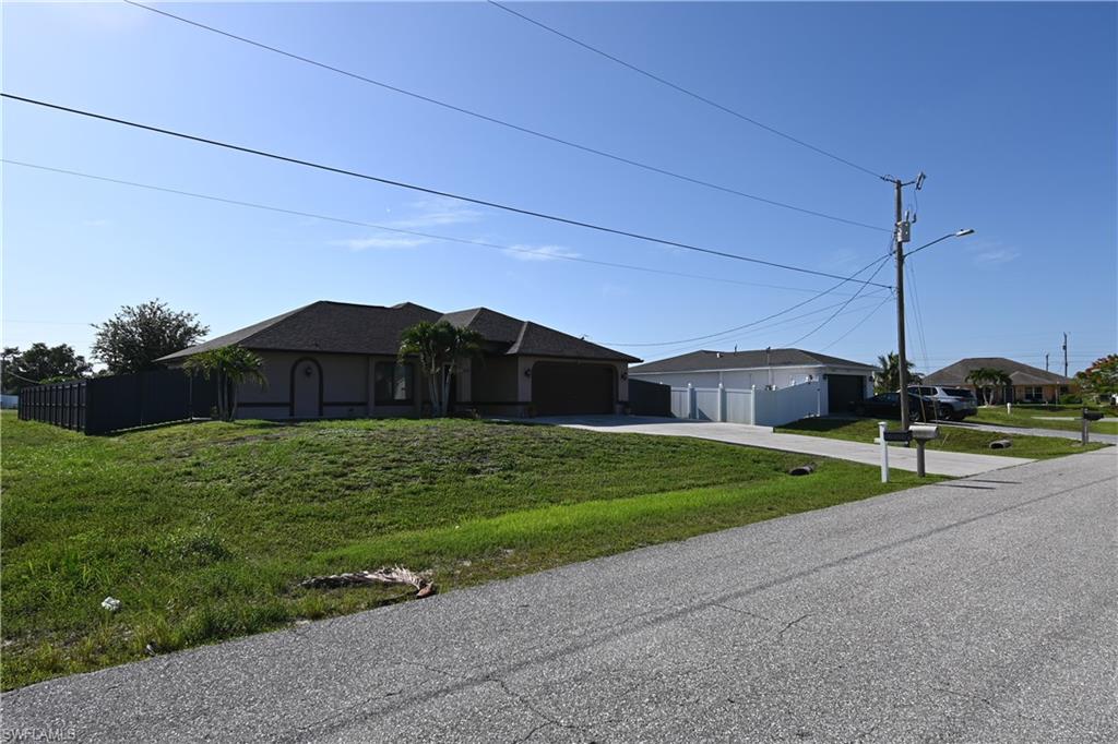 CAPE CORAL - Land