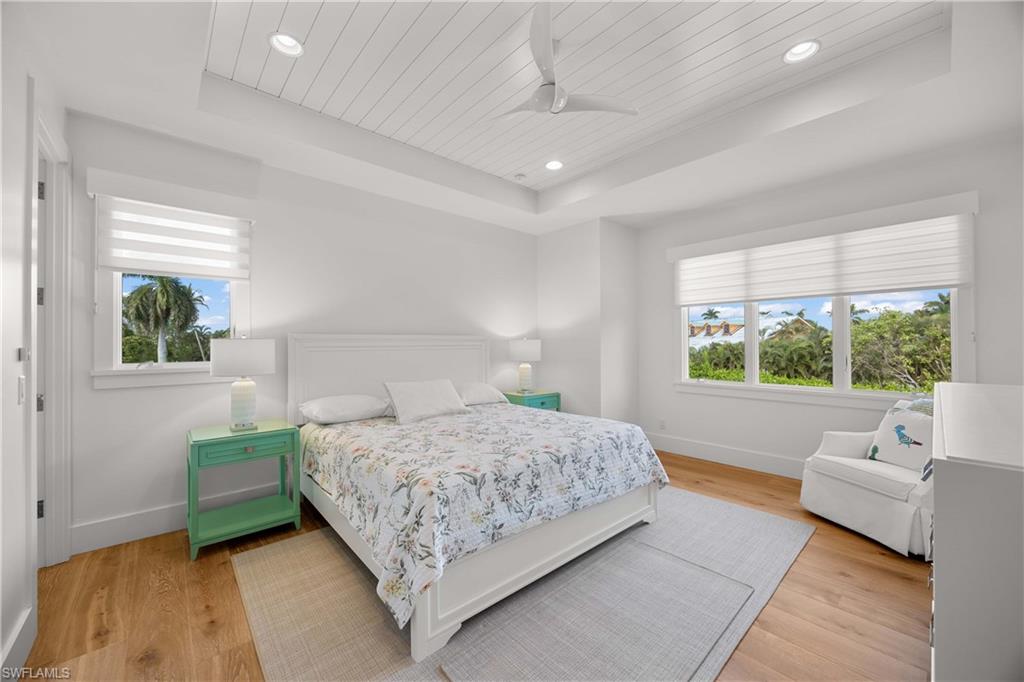 MOORINGS - Residential