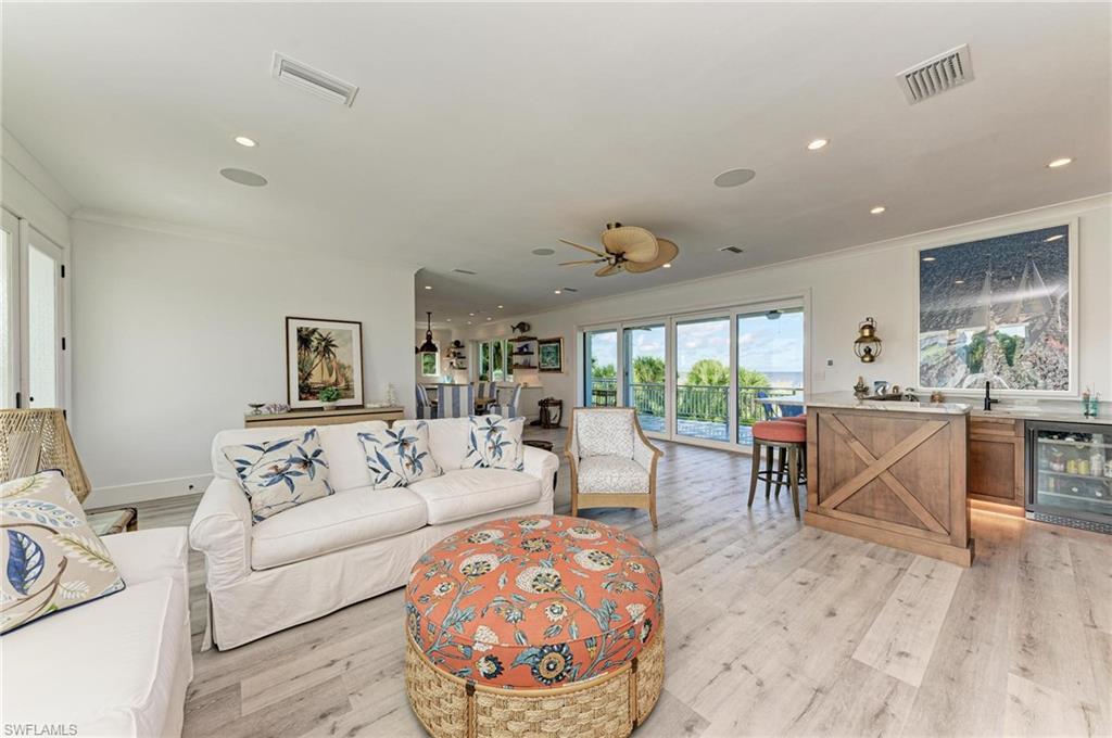 BAY TO BEACH - Residential