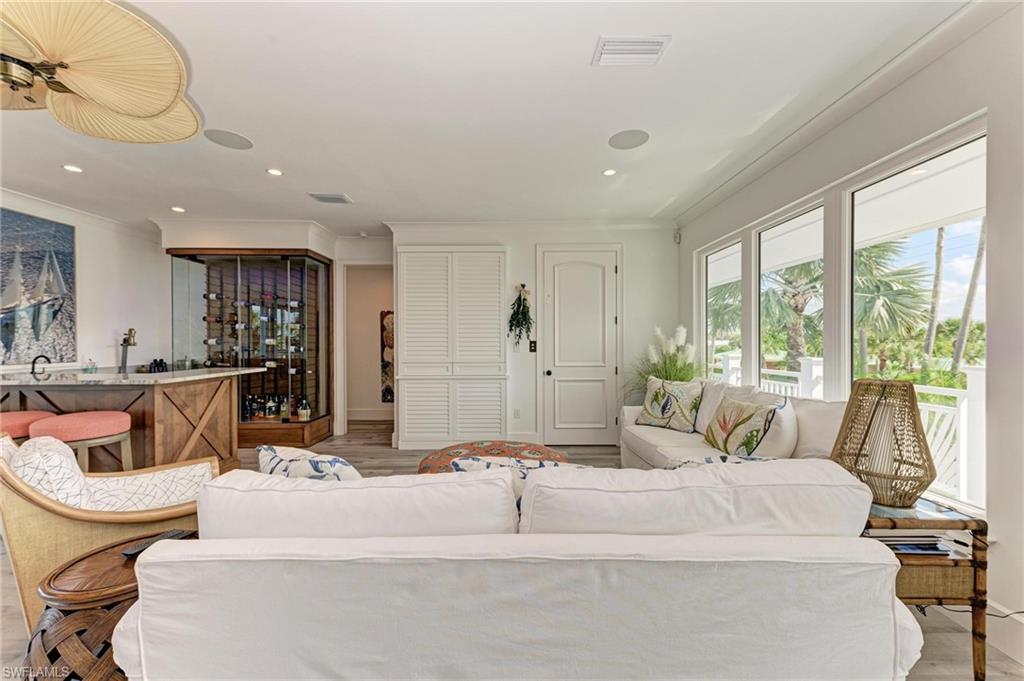 BAY TO BEACH - Residential