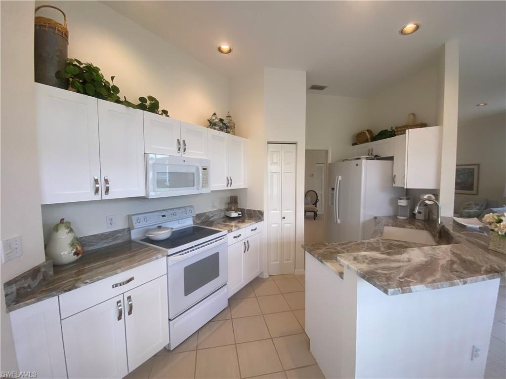 LAS BRISAS AT SPANISH WELLS - Residential