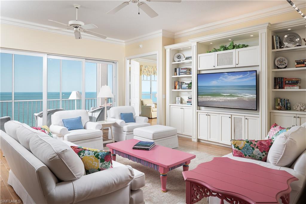 BAREFOOT BEACH CLUB - Residential