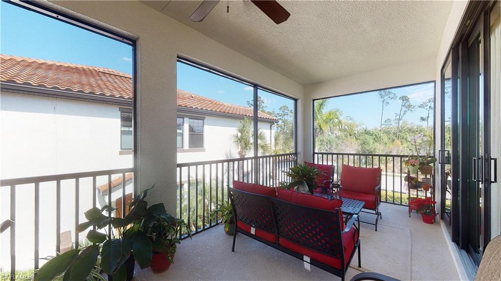 COACH HOMES AT LIVINGSTON LAKES - Residential