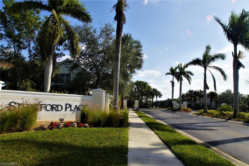 Beautiful coach home in middle town of Naples; best school zone; close to waterside mall Costco beach everywhere; New tile roof! New A/C! New Heater! Fancy frameless shower in master bath. Ready for the new boss like you!