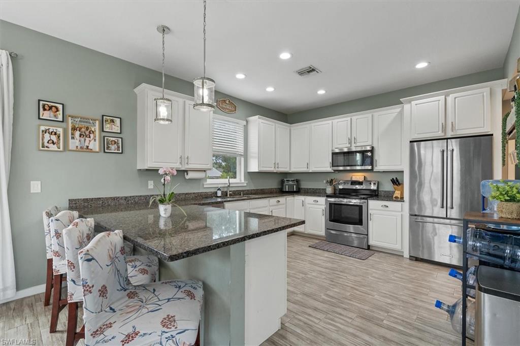 SAN CARLOS PARK - Residential