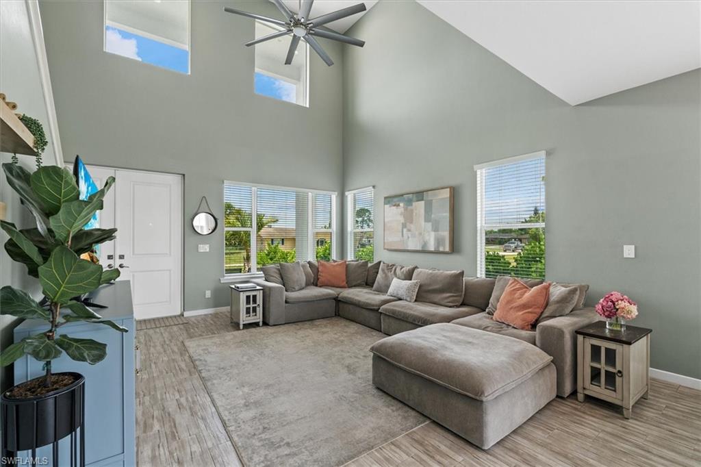 SAN CARLOS PARK - Residential