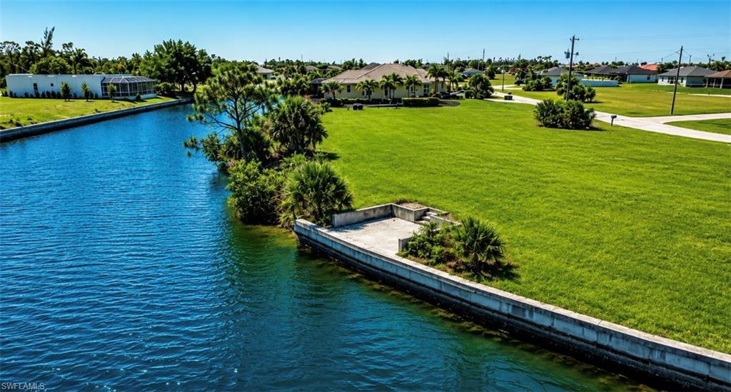 CAPE CORAL - Land