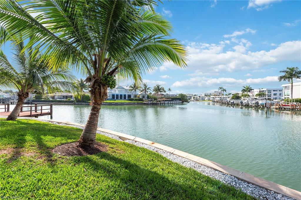 MOORINGS - Residential