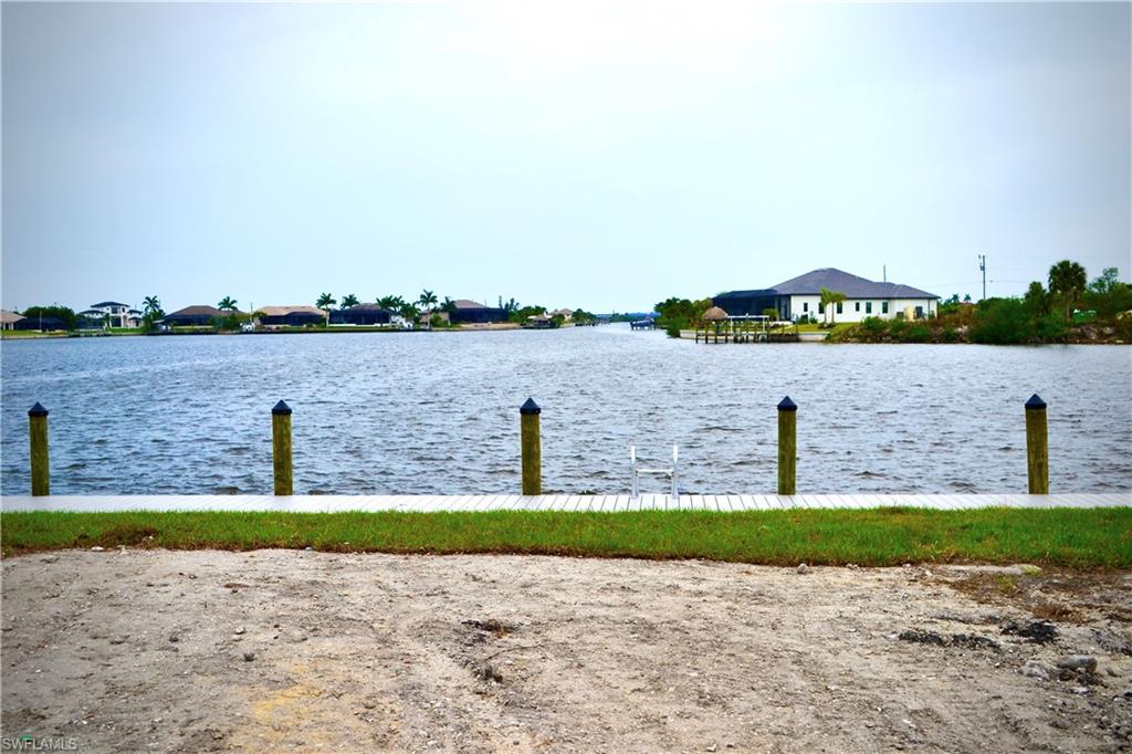 CAPE CORAL - Land