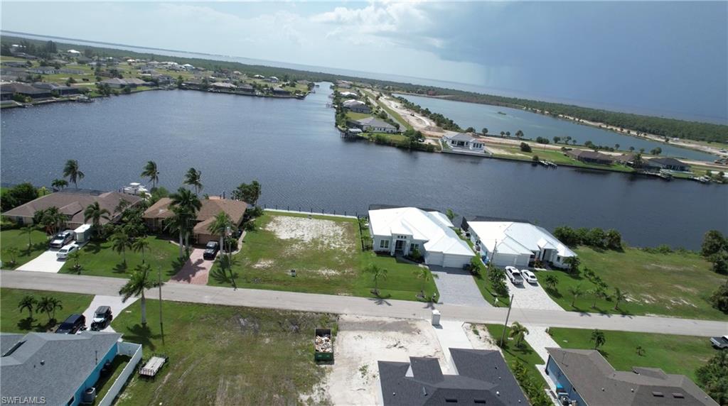 CAPE CORAL - Land