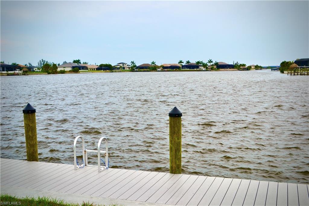 CAPE CORAL - Land