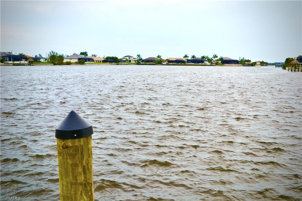 CAPE CORAL - Land