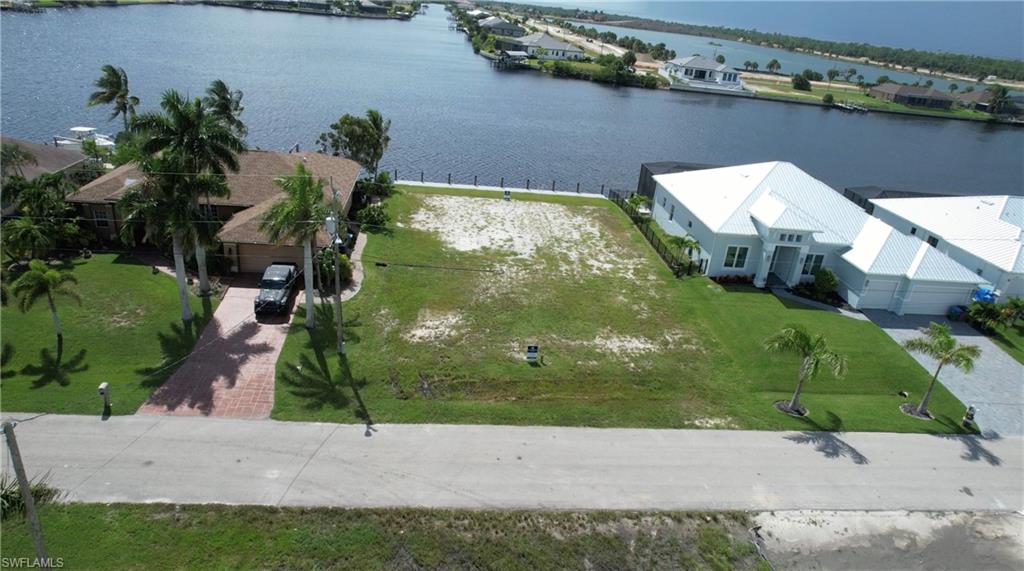 CAPE CORAL - Land