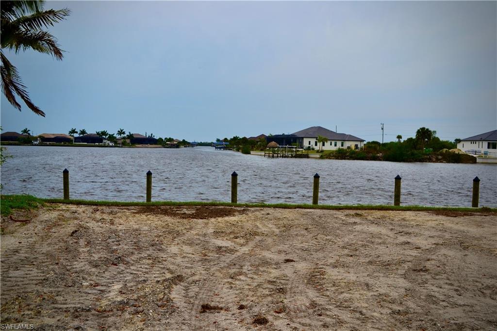 CAPE CORAL - Land