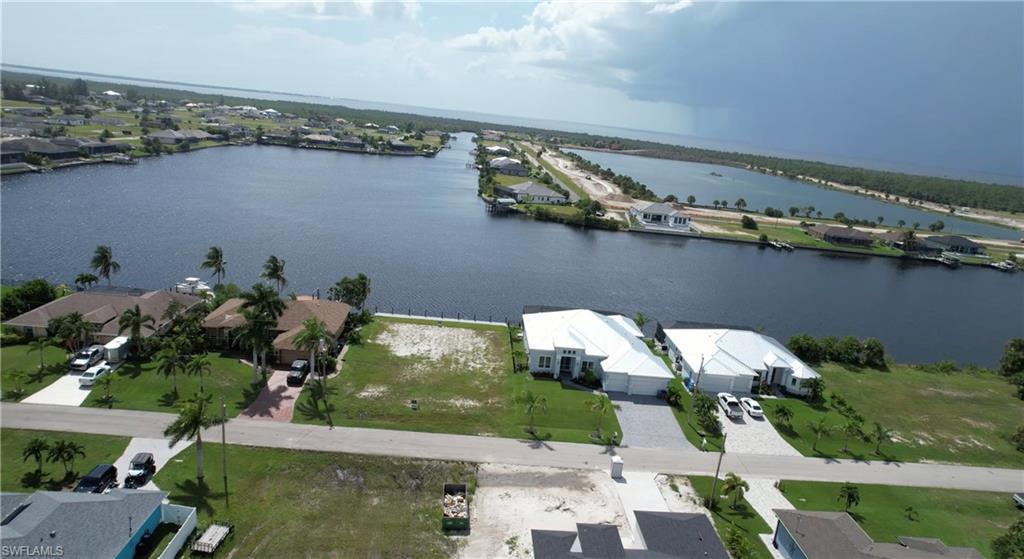 CAPE CORAL - Land