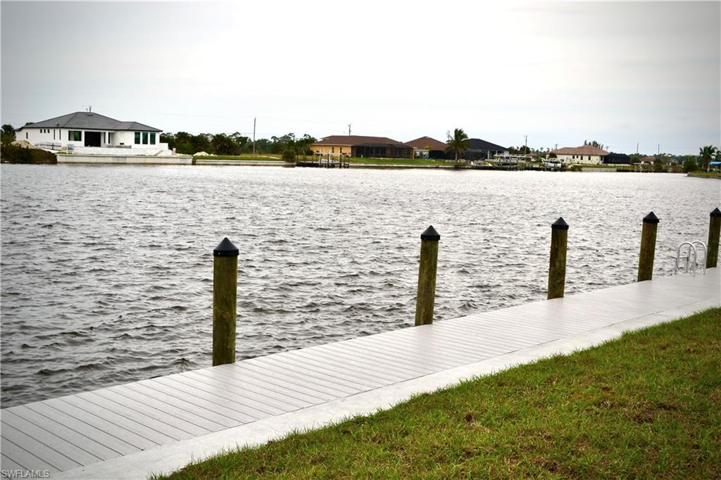 CAPE CORAL - Land