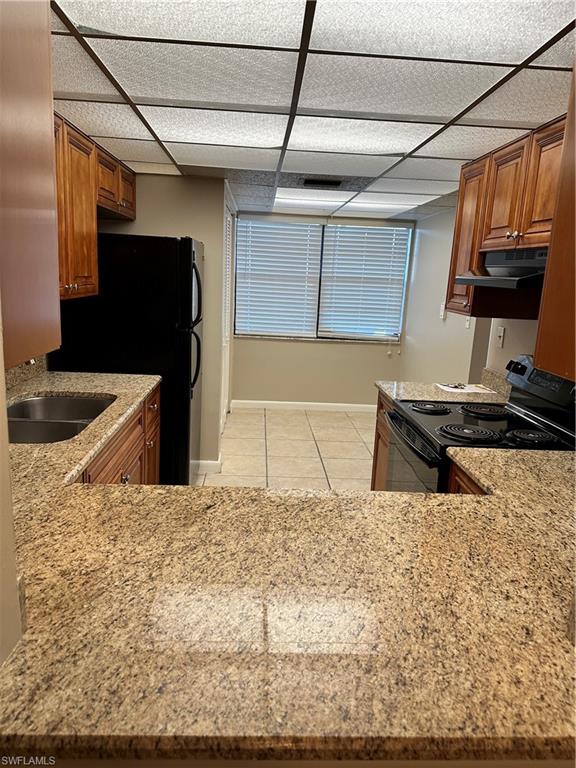 NAPLES TWIN LAKES - Residential Income