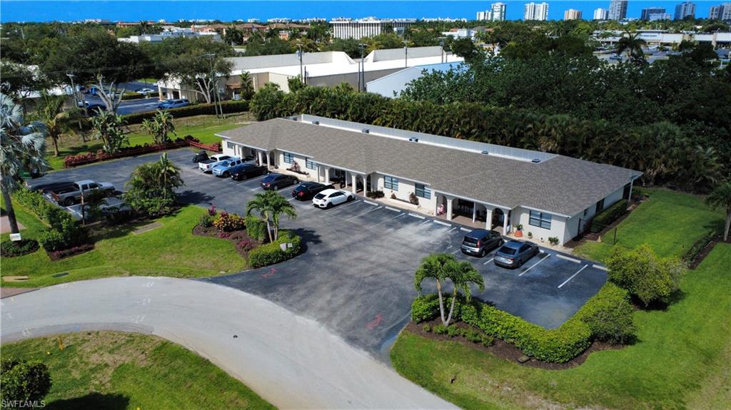 NAPLES TWIN LAKES - Residential Income