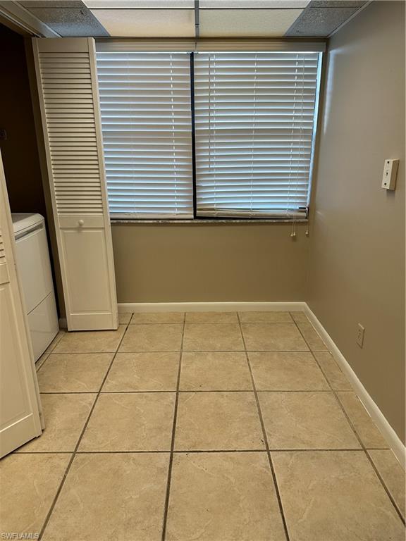 NAPLES TWIN LAKES - Residential Income