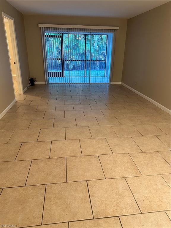 NAPLES TWIN LAKES - Residential Income